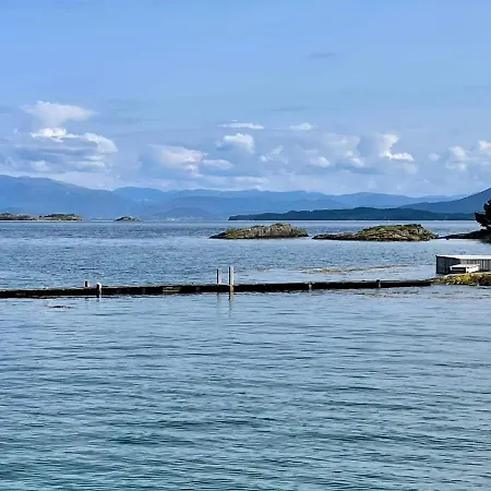 Nyaraló Vi *