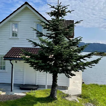 Vi Mosterhamn